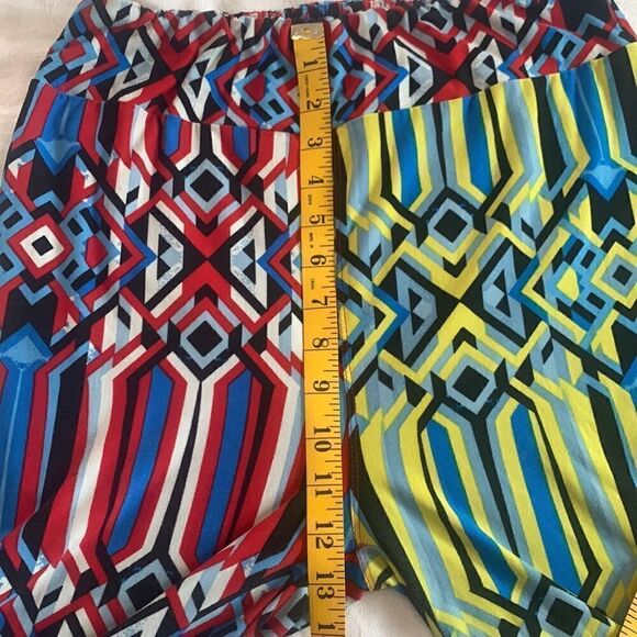 LuLaRoe TC Jester Leggings Plus size Graphic - Picture 7 of 7
